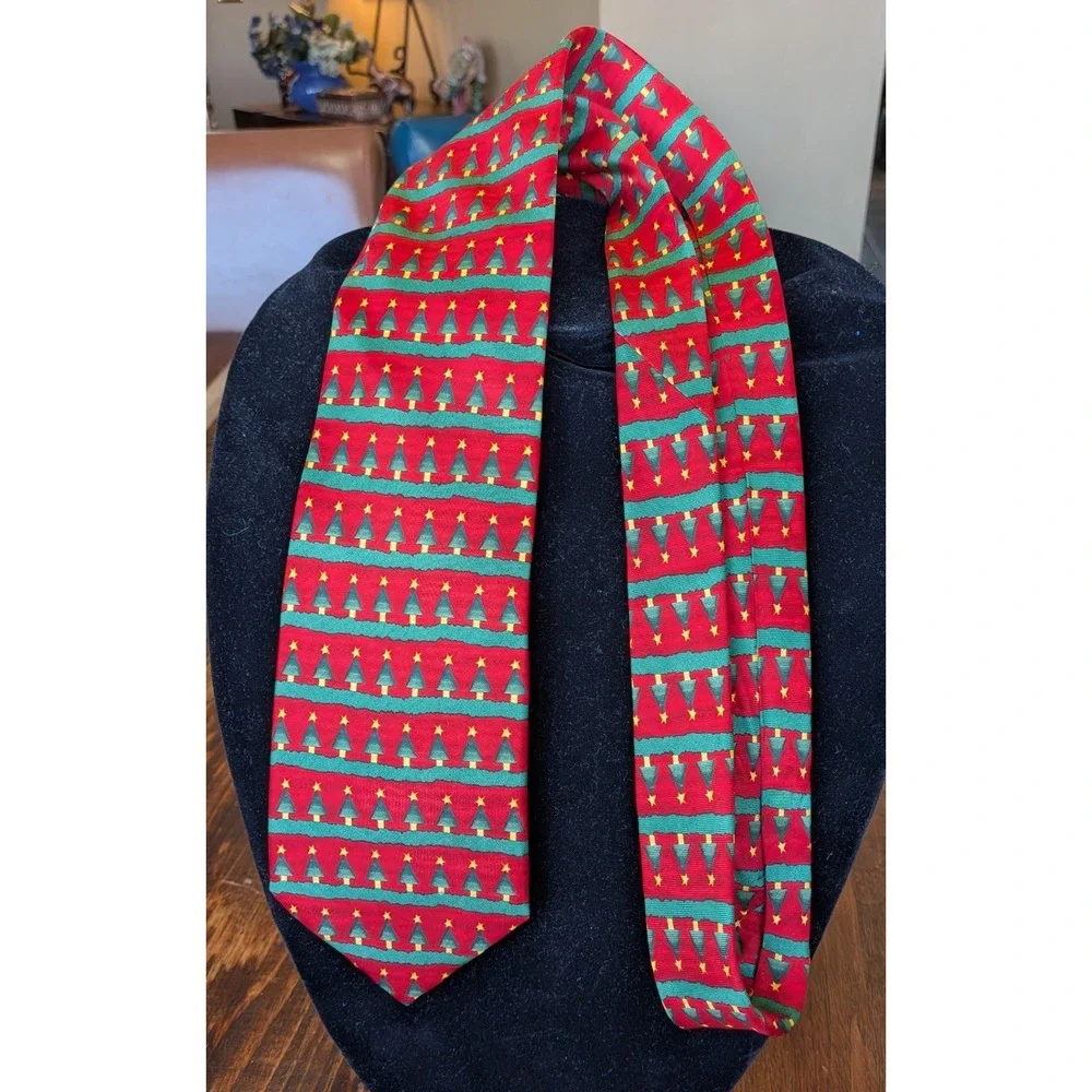 ALynn $70 Christmas‎ Tree Farm Necktie Red Green Holiday Festive Silk Tie